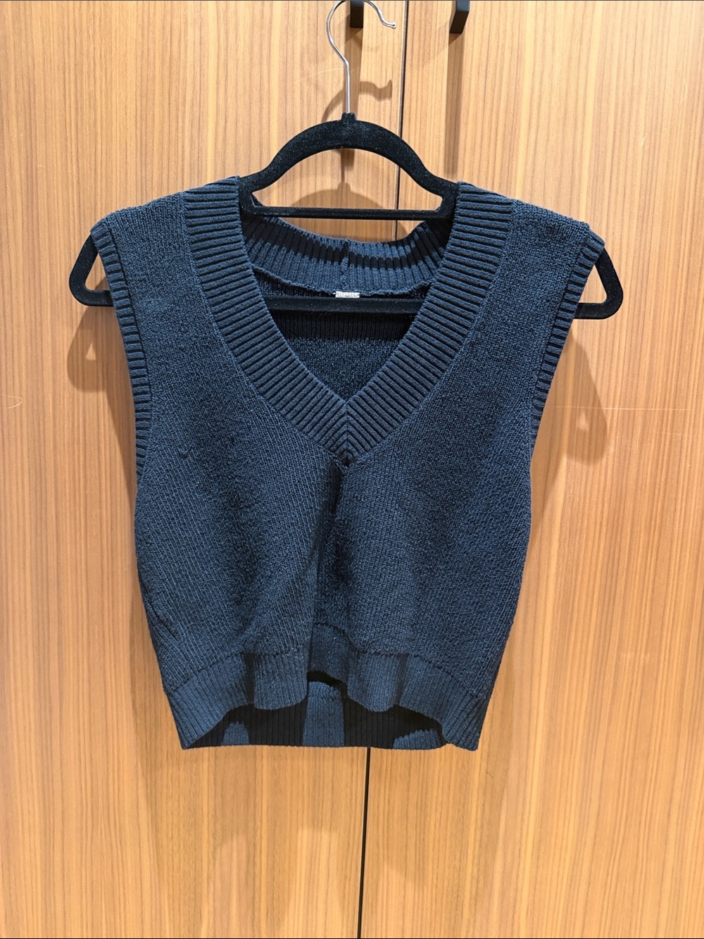 ALO Yoga Black Knit Sleeveless Vest